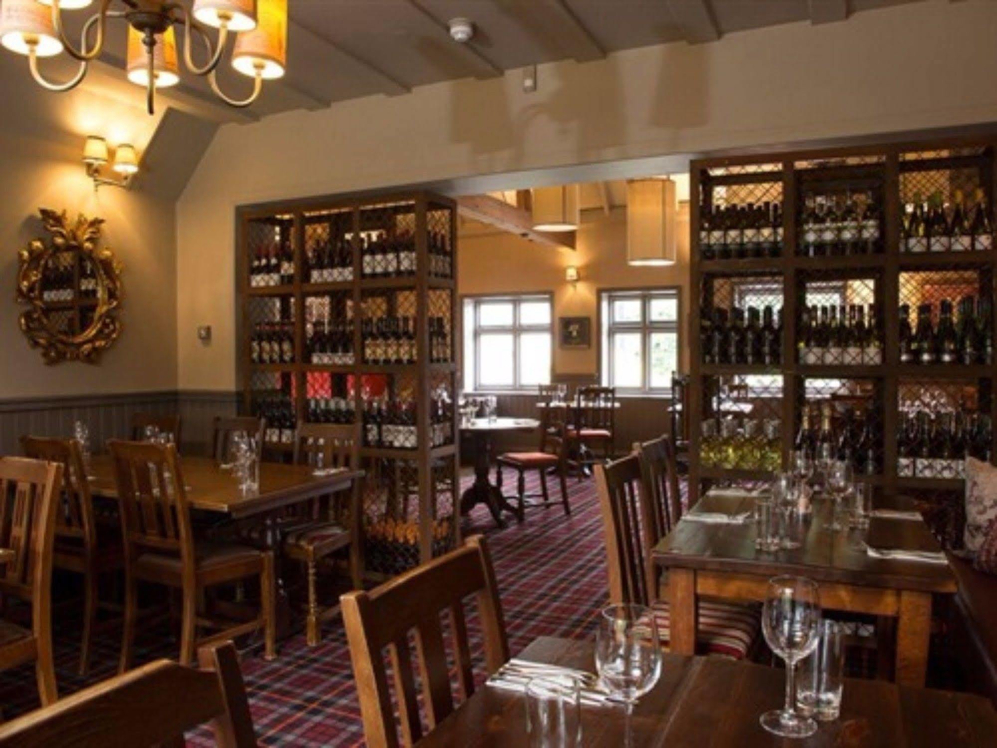 מלון ניוברי The Carnarvon Arms מראה חיצוני תמונה