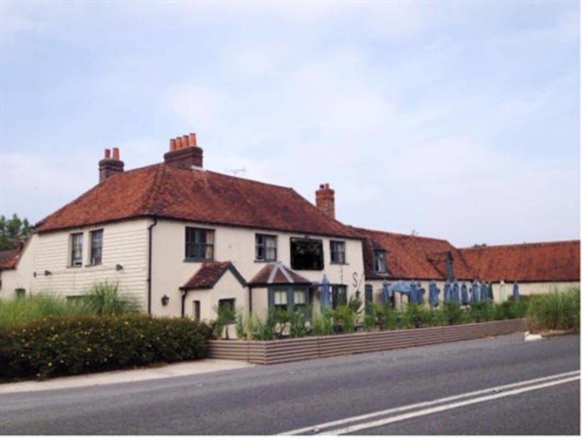 מלון ניוברי The Carnarvon Arms מראה חיצוני תמונה